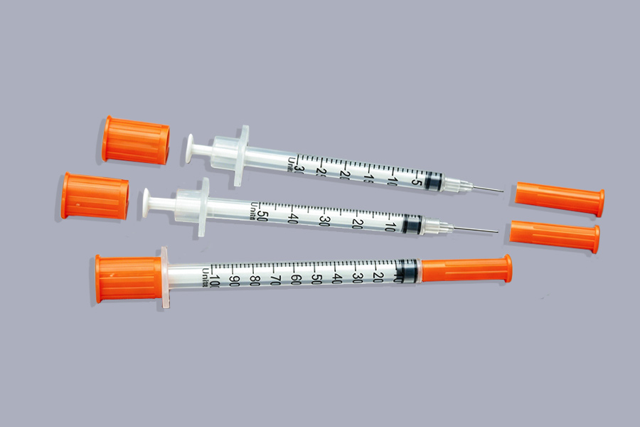 حقنة أنسولين بإبرة ثابتة يمكن التخلص منها (U-40/U-100)